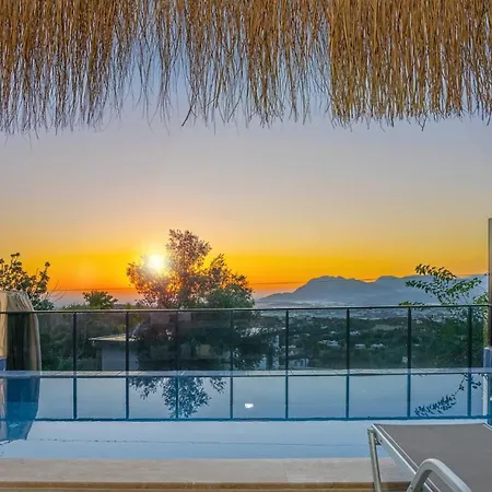 Private Sahin-2 Pool Heater Available Willa